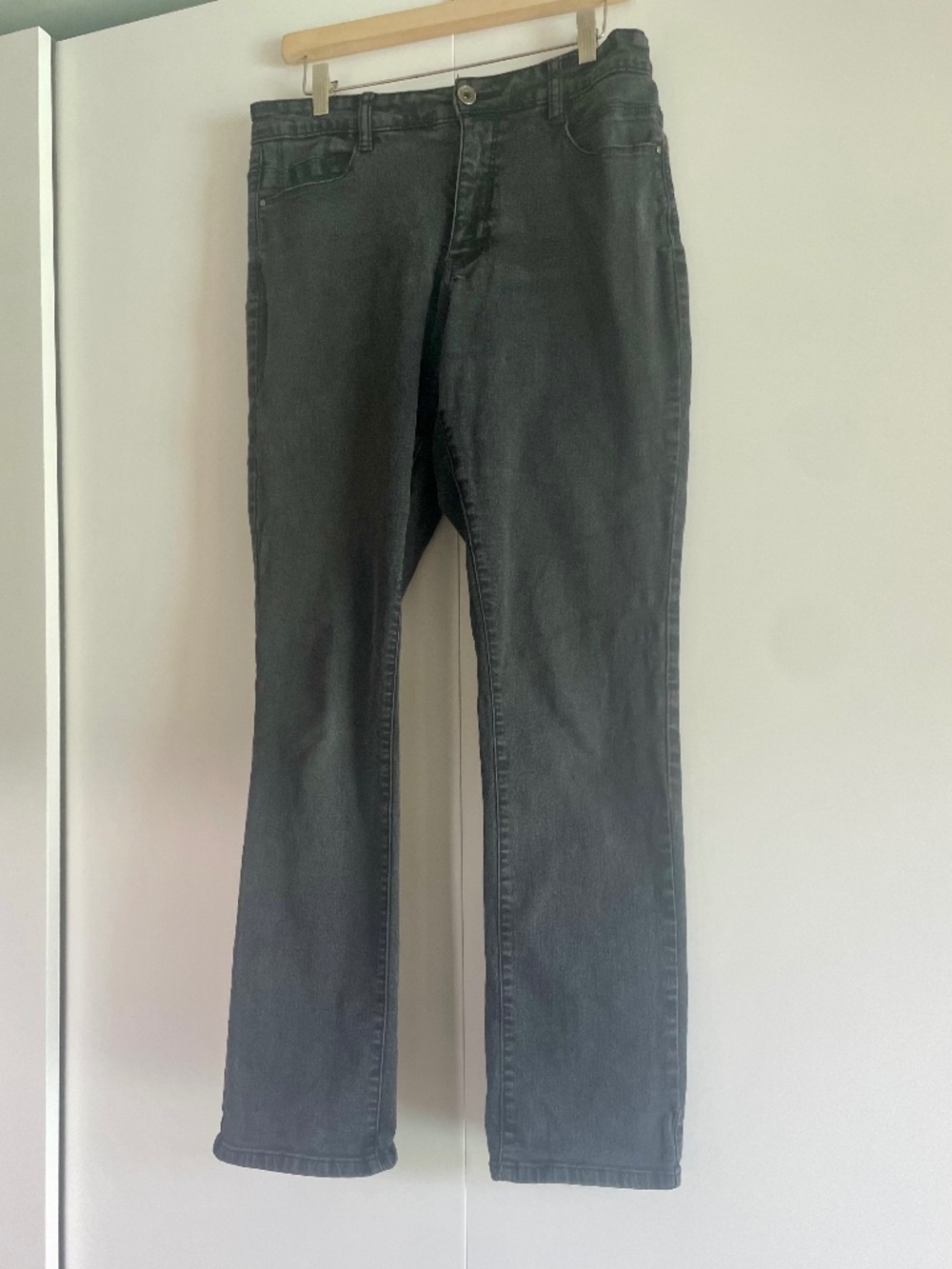 Santana Black Straight Cut Jeans 12 X 32